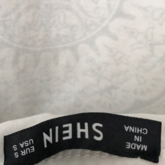 🌻4 for $20🌻 Aztec design crop top - Picture 3 of 4